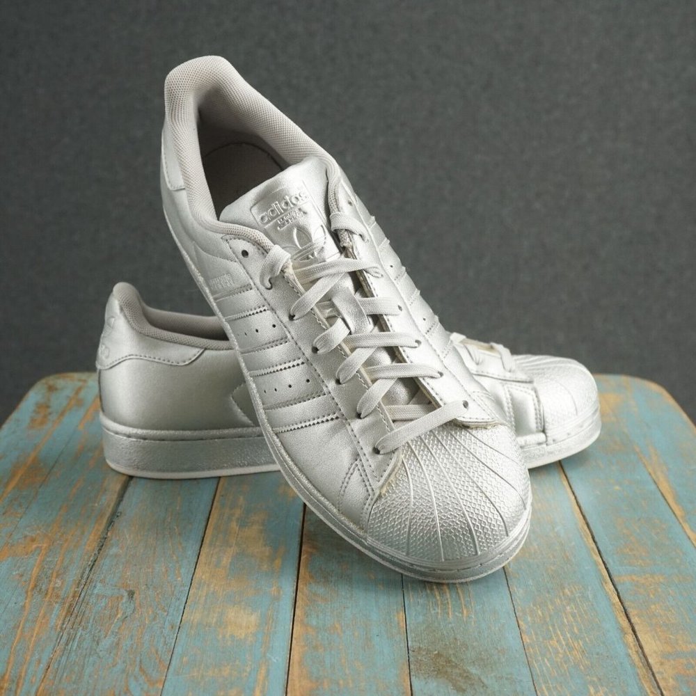 Adidas Originals Womens Superstar Sneakers Size 9 Metallic Silver Leather BB8139